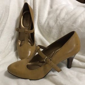 Kelly & Katie T Strap Mary Jane Heels